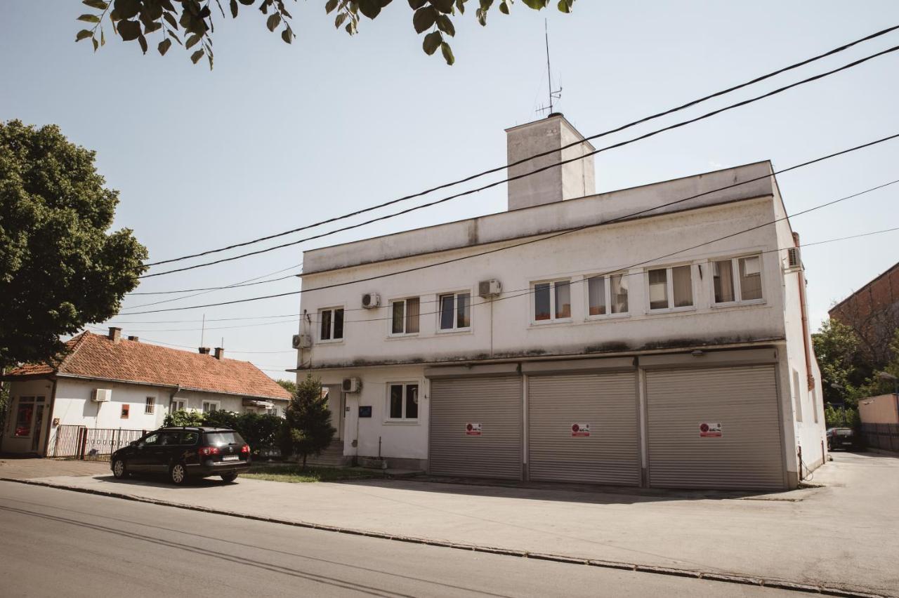 Studio5, Sa Parkingom, Centar Obrenovca Obrenovac  Экстерьер фото